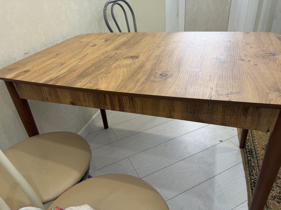 Стол обеденный продам