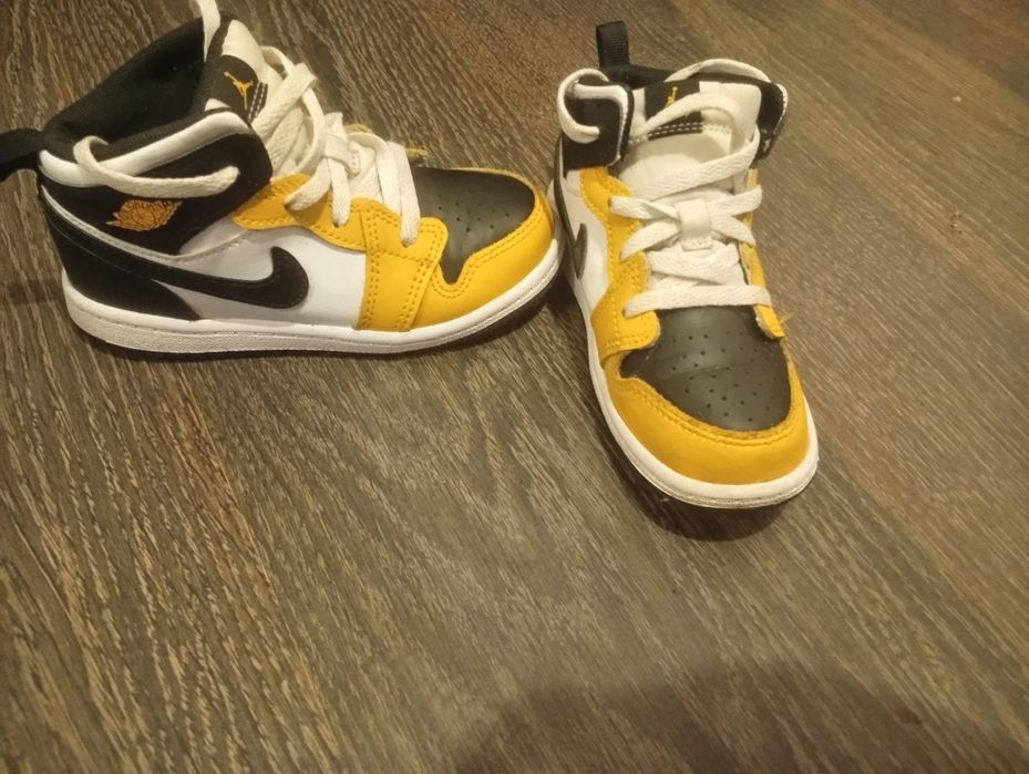 Jordan originali copii mărimea 26 purtați de doua ori