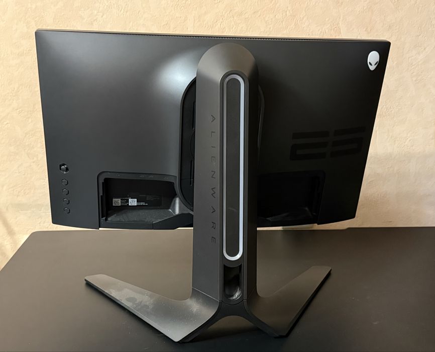 Монитор Alienware