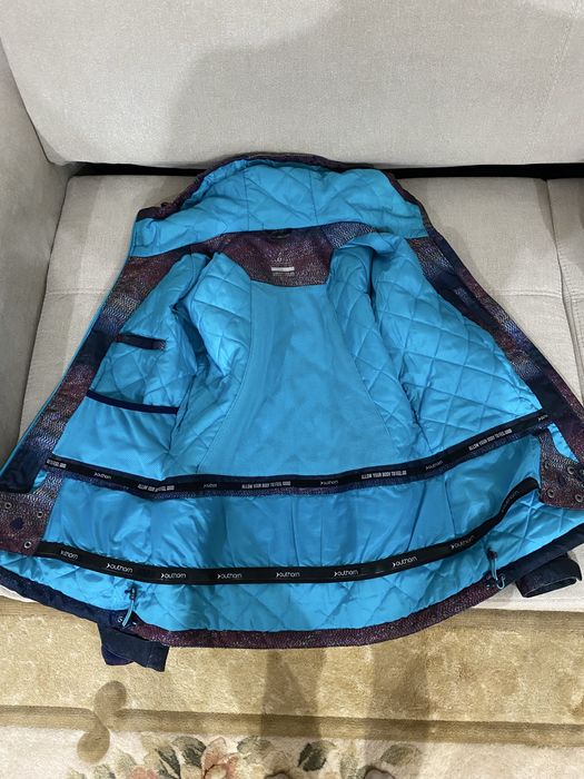 Geacă de schi in conditii bune