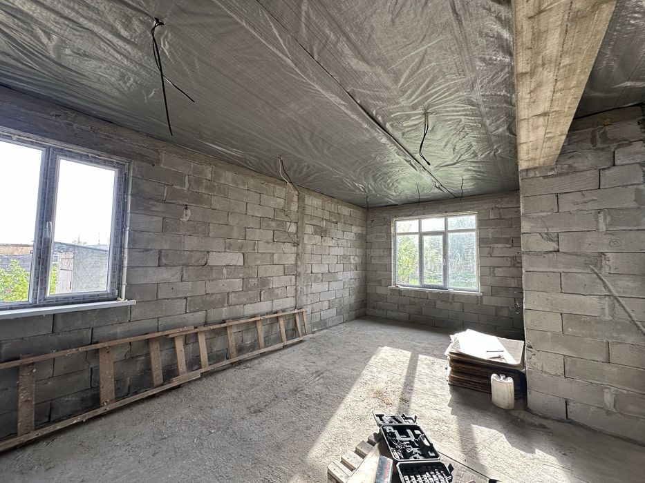 продам дом под черновой