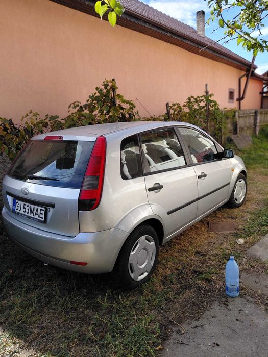 Vând autoturism Ford Fiesta