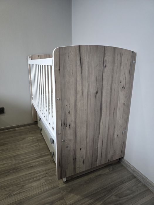 Бебешка кошара / легло с подвижна решетка на три нива в цвят