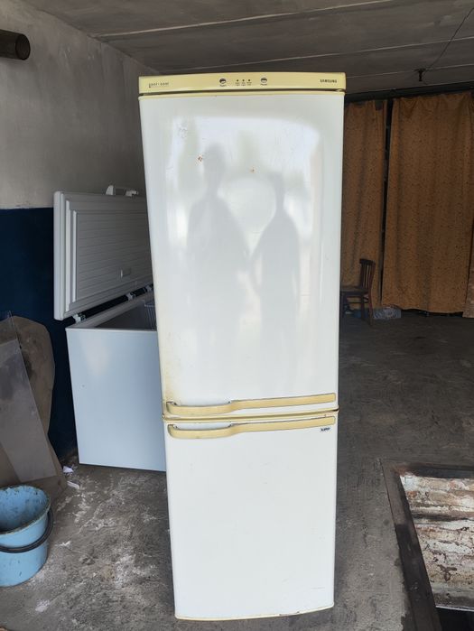 Холодильник Samsung