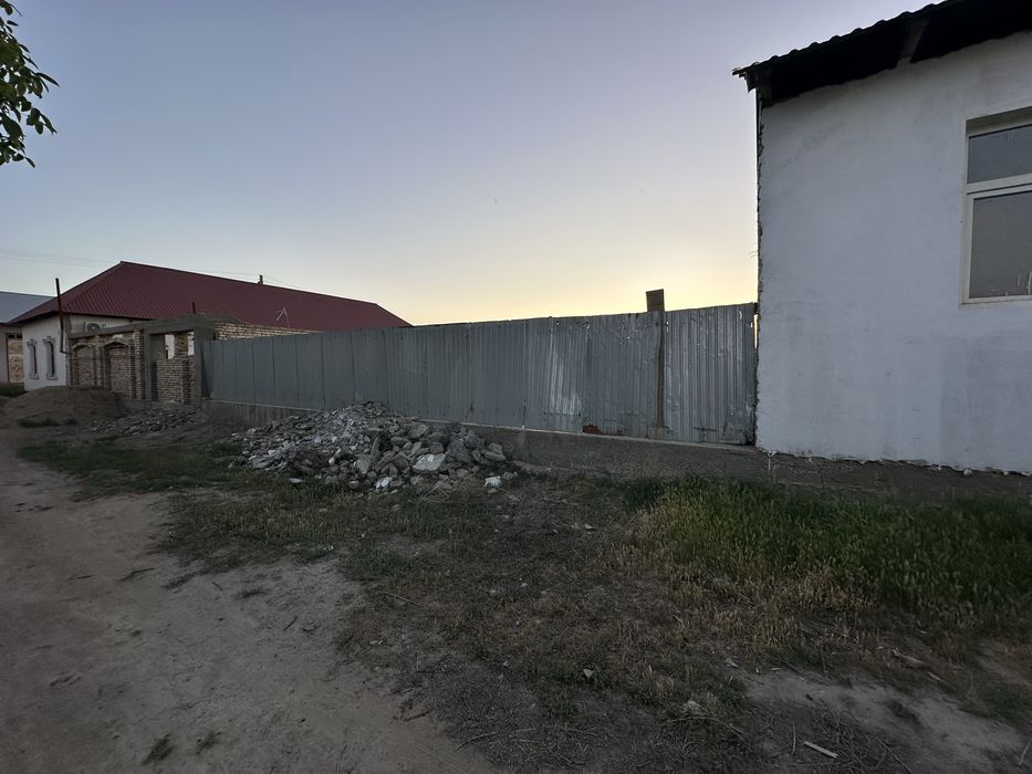 Uchastka sotiladi