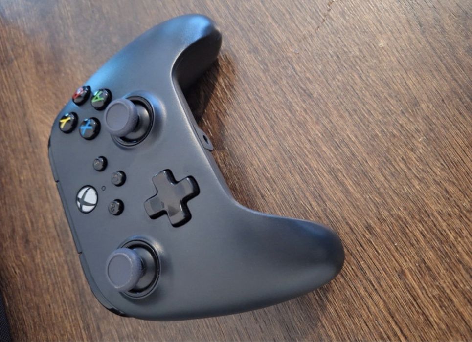 Controller Xbox original wired negru, ca nou, compatibil One/ Series X