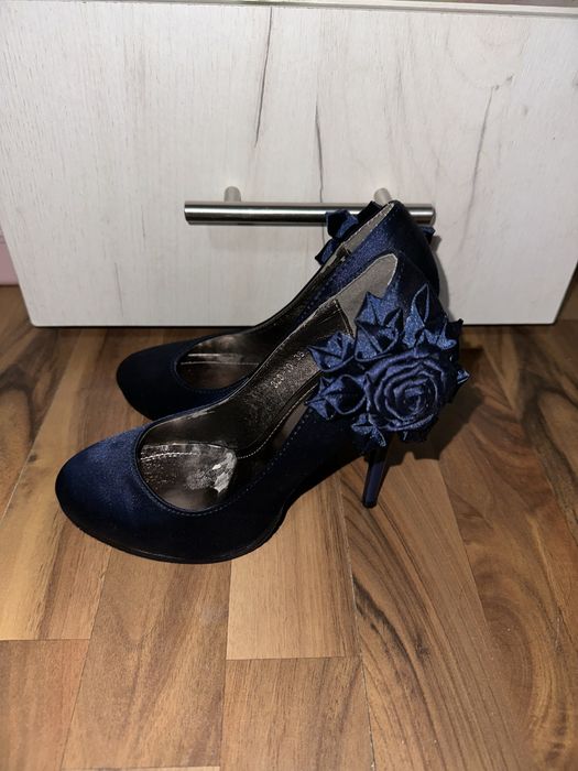 Pantofi cu toc 36