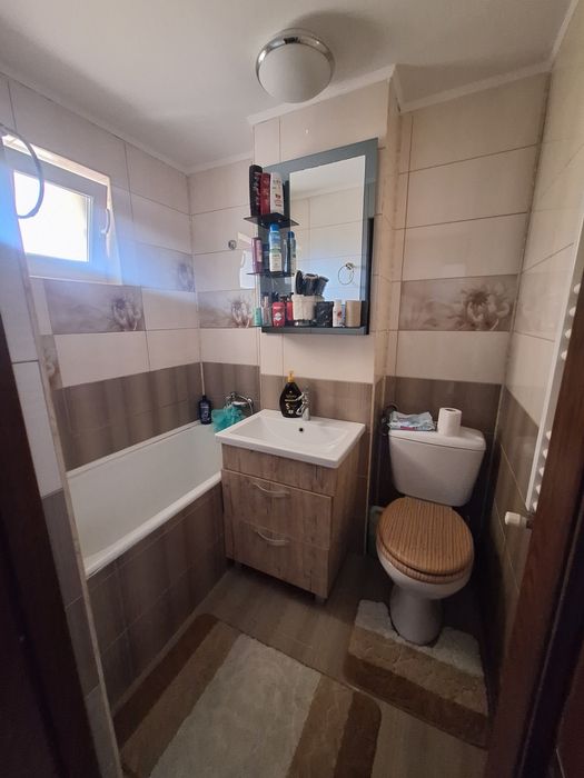 Apartament 3 camere semidecomandat