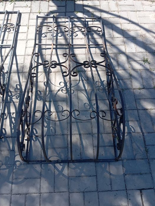 Продам решётки на окна б/у