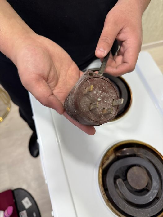 Продам электрическую плиту.