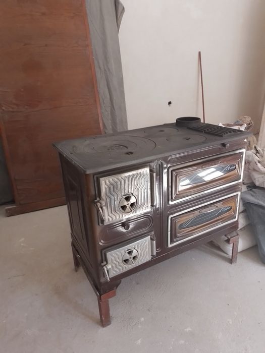 Печка на дърва.