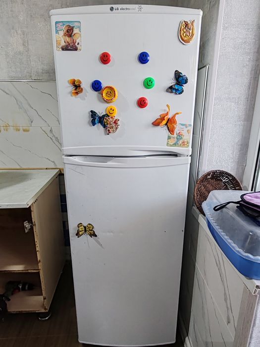 Продаются газовая плита, холодильник и стиральная машинка (на 10 кг).