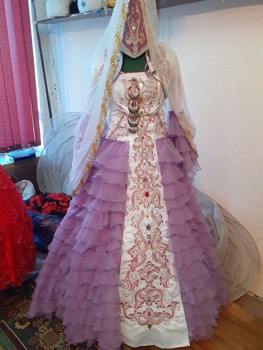 Платья платья платья