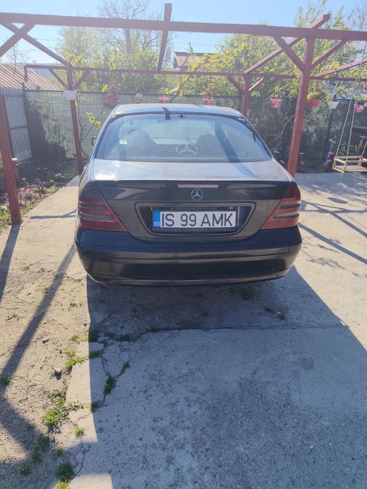 Vând sau schimb Mercedes Benz