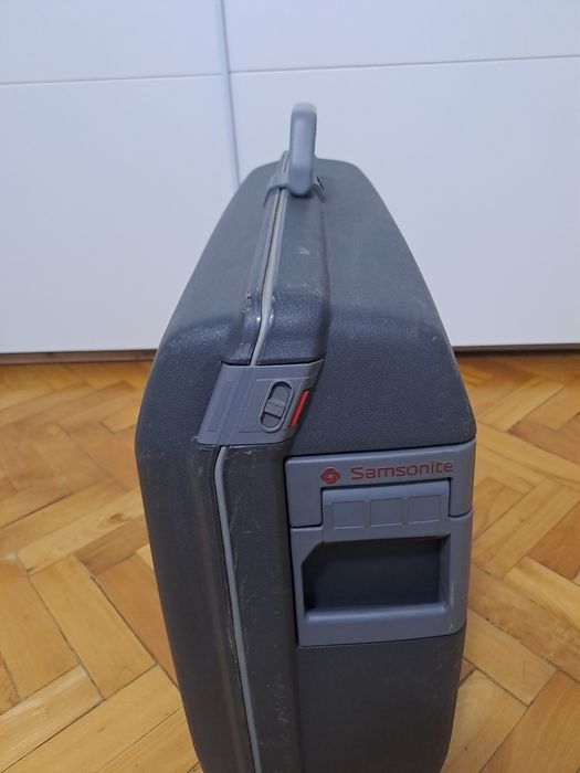 Troler SAMSONITE prindere in 3 puncte. .