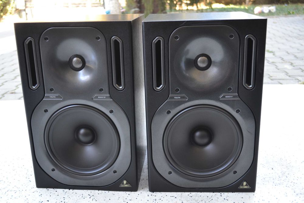 Boxe Behringer model B 2031 P