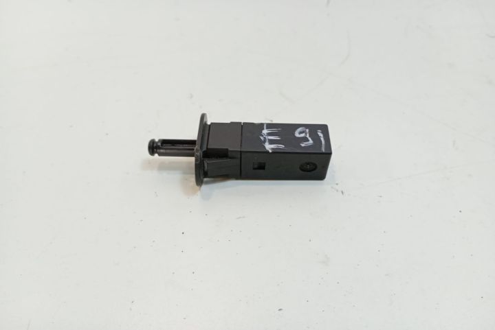 Buton  usita rezervor 82289392 BMW Seria 3 E90/E91/E92/E93 seria