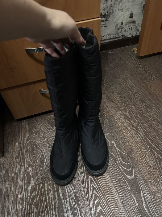 Продам зимние балоневые сапоги