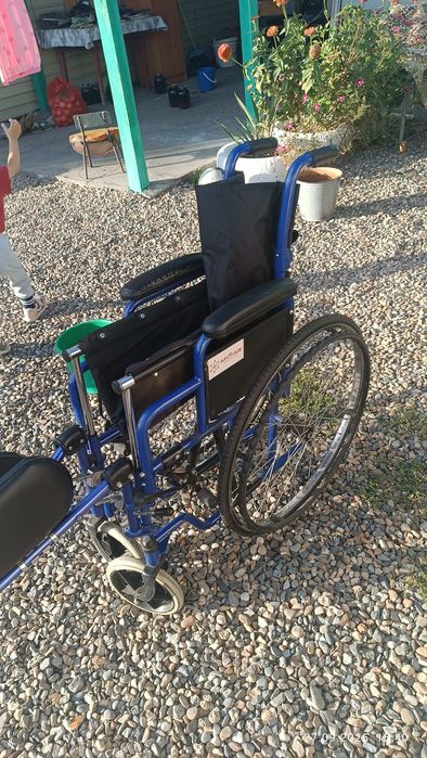 Продам инвалидную коляску.
