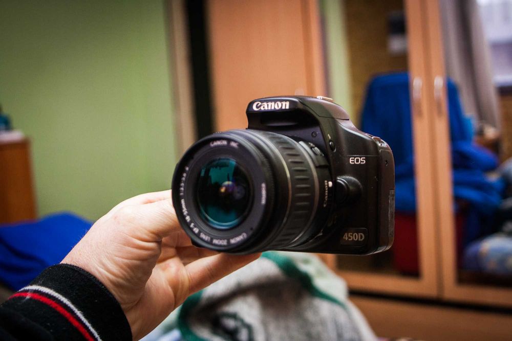 Aparat foto Canon 450d body defect cu obiectiv .