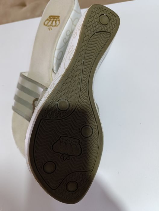 Adidas чехли оригинални