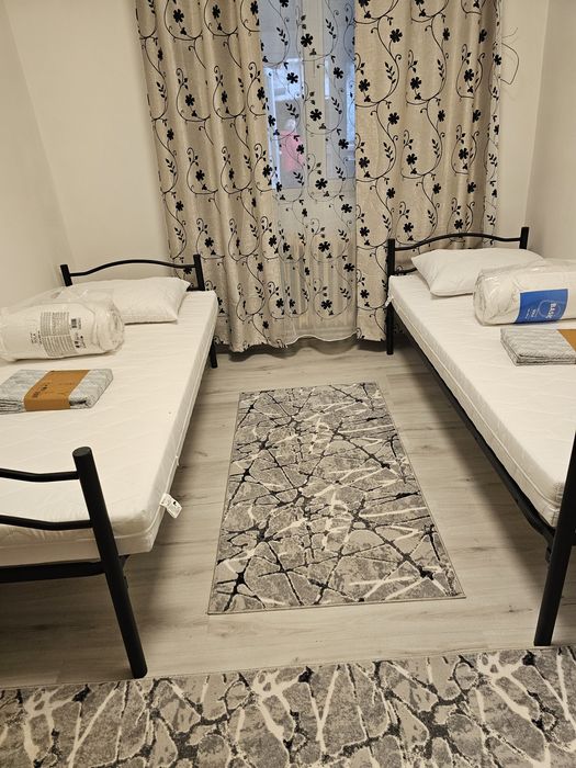 Inchiriez casa Sararie