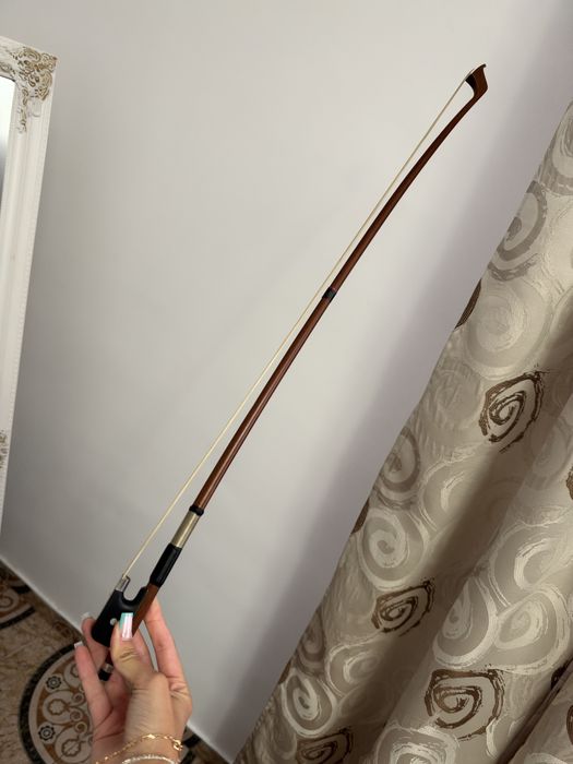 Violoncel în stare impecabilă – husă + arcuș incluse