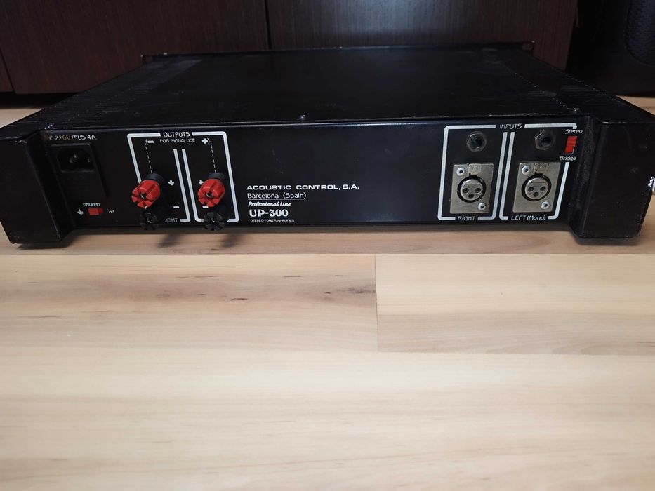 Statie / amplificator profesional Acoustic 600 Wati