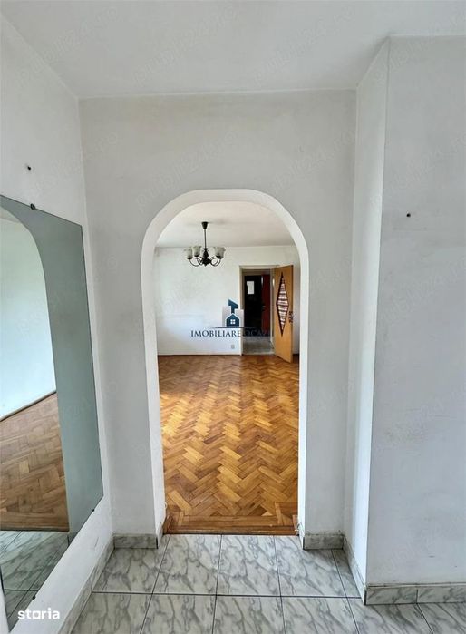 Apartament 3 Camere Semidecomandat Bd.Alexandru Obregia