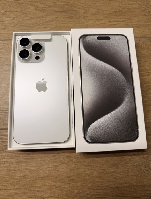 Iphone 15 pro 90% baterie ca nou