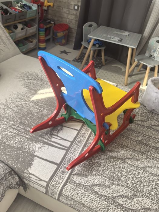 Детски люлеещ стол нов!