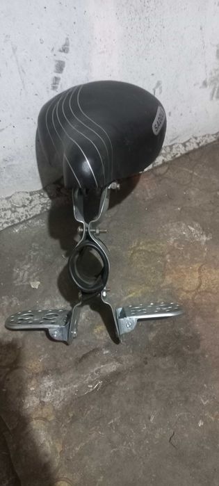 Сидушка с подножкой на раму