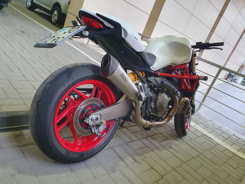 Ducati Monster 821