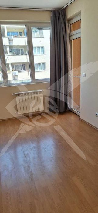 Дава се под наем Тристаен апартамент в София, Младост 1 - 94 кв.м за 800 € - Снимка #2