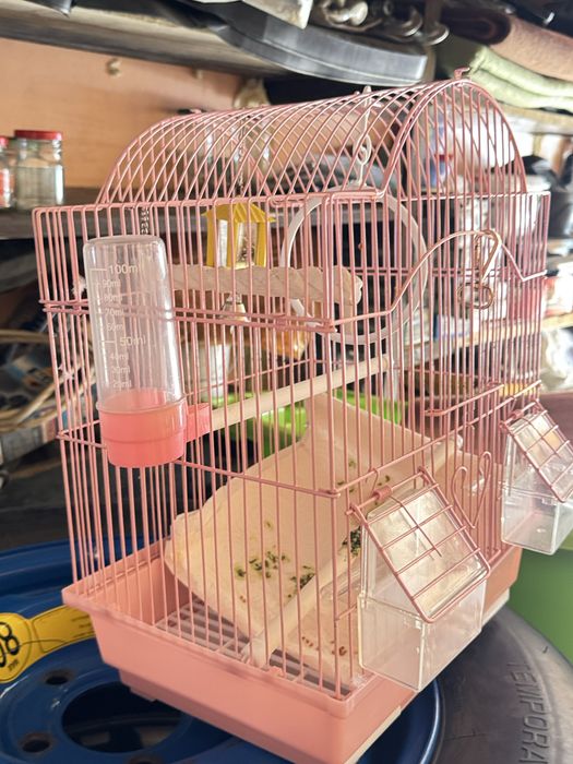 Продам клетку для волнистых попугаев