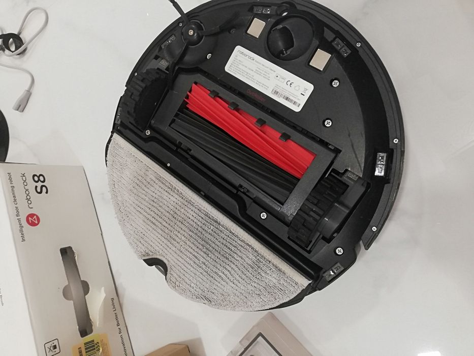 Прахосмукачка робот Roborock S8