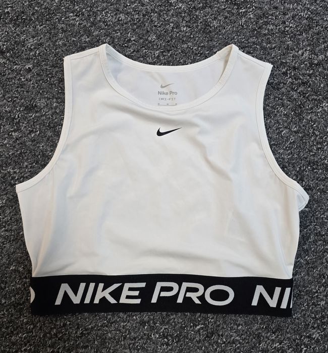 Nike pro дамски топ M размер