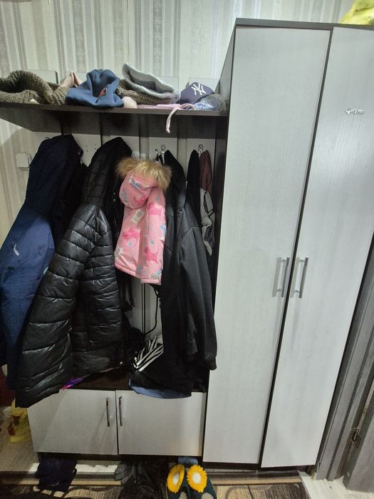 Прихожая мебель.