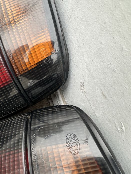 Задние стопы HELLA BLACK на BMW E34 БМВ Е34