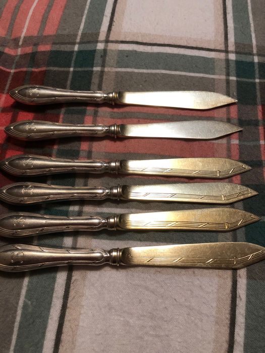 Малки сребърни ножове