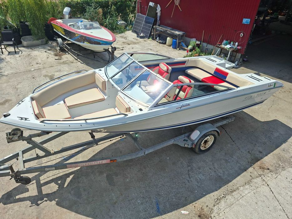 лодка Four Winns 190 Freedom Bowrider