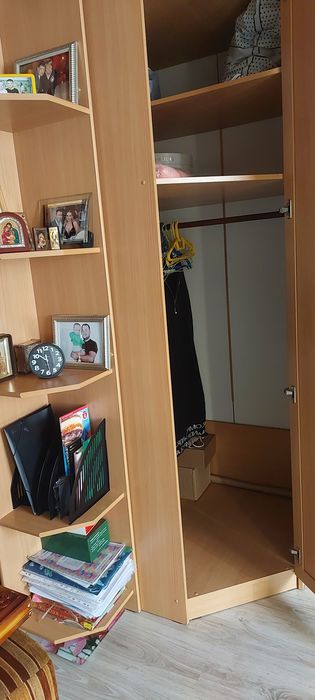 Продам шкаф угловой .