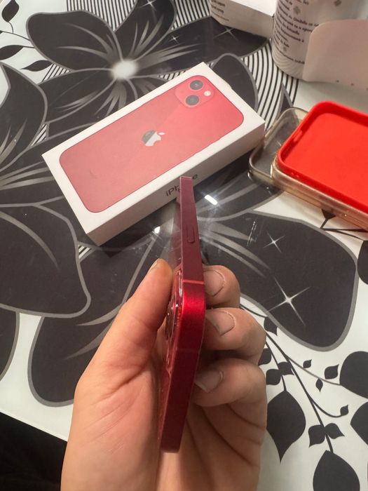 iPhone 13 128gb red