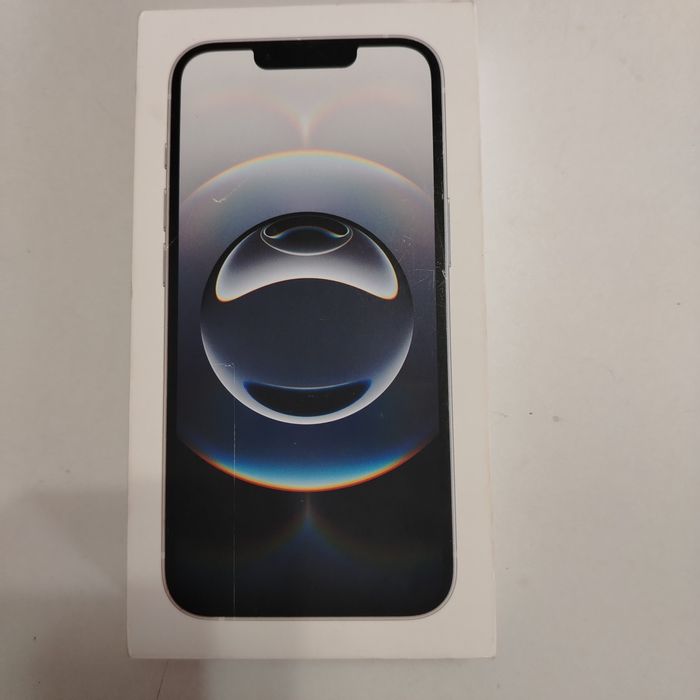 Iphone 16 e white нов със зарядно