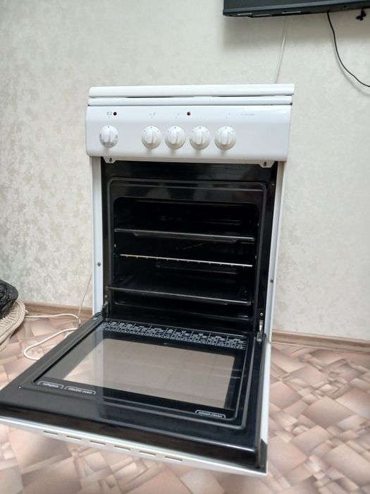 Продаю электро плиту