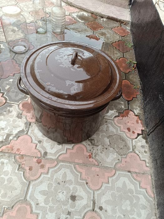 Кастрюля эмалированная