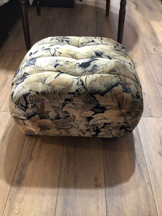 Фотьойли в комплект с табуретка