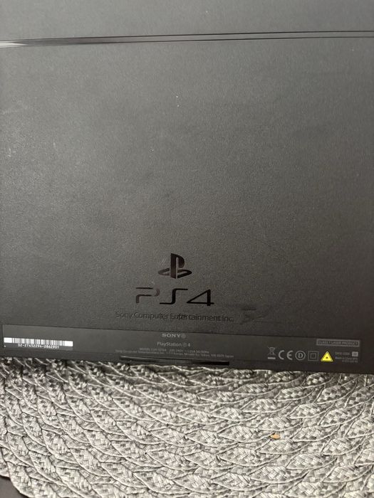 ps4 simplu in stare buna