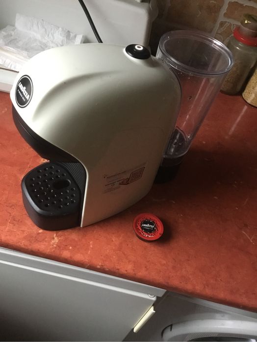 Espressoare lavazza  capsule si bosch. Fb
