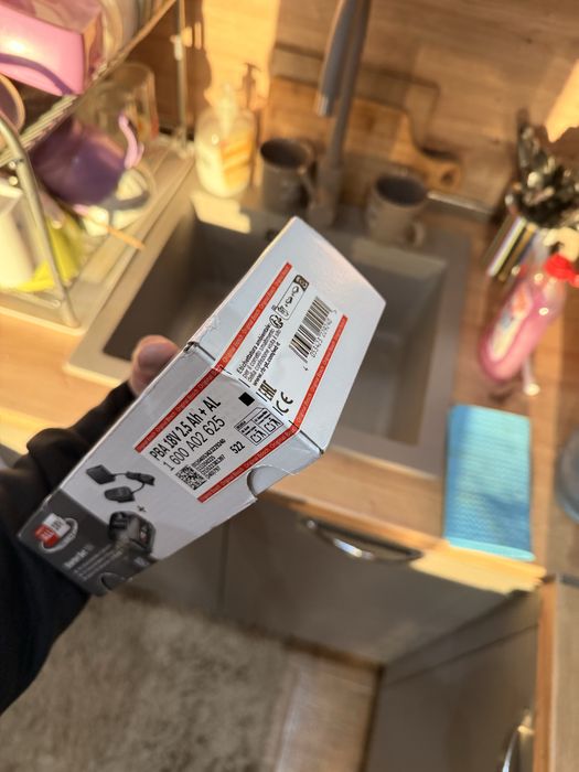 Нова Батерия bosch 2.5 A със зарядно устройство